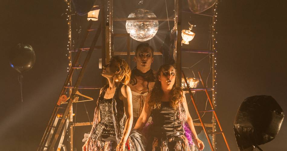 LE CONTRE CHANT DES SIRENES Cie des Gentils@©Nicéphore Tsimbidaros