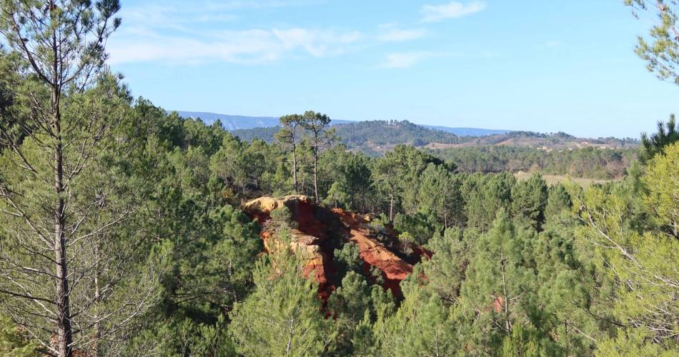 ROUSSILLON - Tour des Huguets@©Pauline Rimbert - PNR Luberon