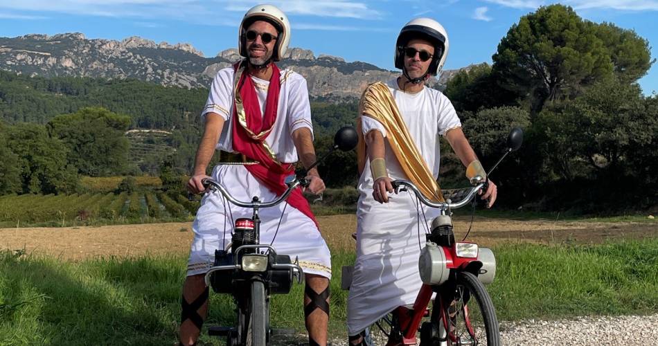 Evasion en cabane insolite, Solex vintage et saveurs gourmandes du Ventoux.@Clément Perrier
