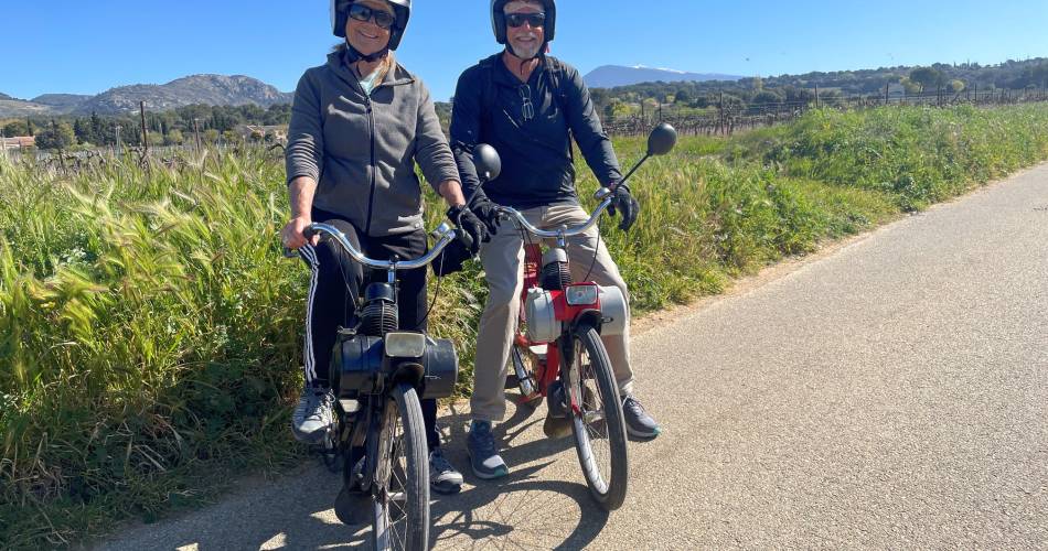 Evasion en cabane insolite, Solex vintage et saveurs gourmandes du Ventoux.@Clément Perrier