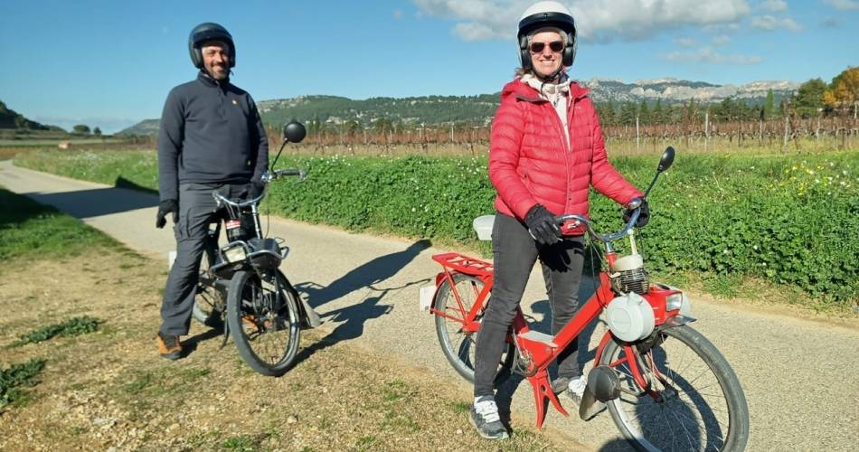 Evasion en cabane insolite, Solex vintage et saveurs gourmandes du Ventoux.@Clément Perrier