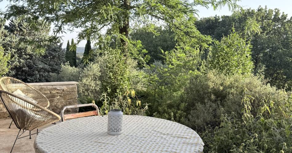 L'Atelier de Rosina@Pour profiter des petits déjeuners, déjeuners ou dîners à l’extérieur entouré de verdure