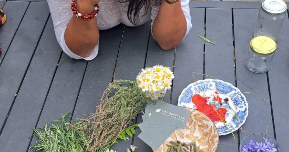Atelier autour des plantes sauvages : sur les chemins de la rentrée@Laurence Amselle