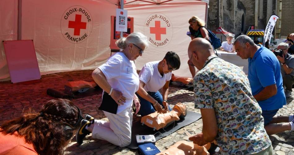 Free Introductory Workshops on Life-Saving Techniques and Behaviors@©Croix-Rouge française
