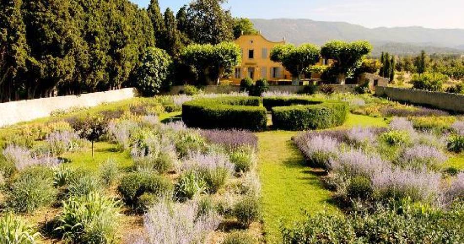 Visite par les propriétaires  tous samedis matin du Pavillon de Galon à Cucuron@Luberon Sud Tourisme