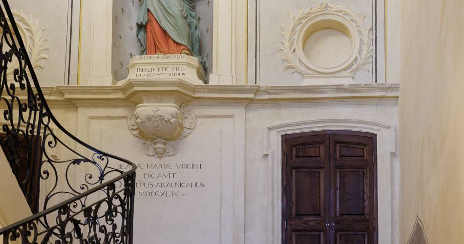 Journées du patrimoine Conférence "Patrimoine en péril : raviver, résister, ré-imaginer...la renaissance de la Vierge et des décors peints à l'hôtel-Dieu...entre histoire et savoir faire"@Archives d'Orange