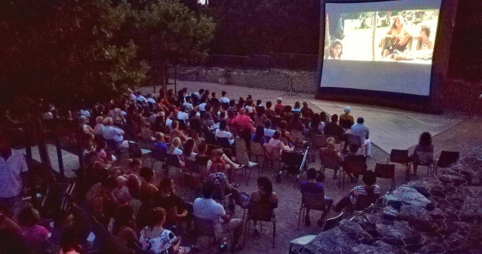 Soirée cinéma au Jardin Romain@Comité des fêtes