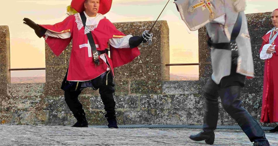 Visites théâtralisées : le roi, l'abbé et le rocher, à la naissance du fort ! 800 ans du Fort@Le Fort CMN