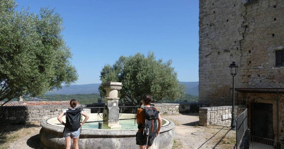 CASENEUVE - Du village perché au Colorado provençal@©Pauline Rimbert - PNR Luberon