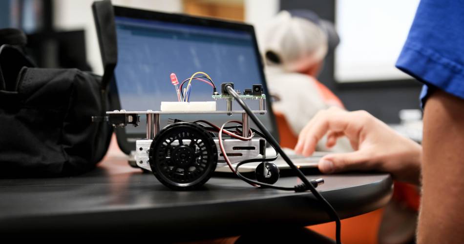 Atelier Python - Robotique niveau 1 par CadLab@© Pixabay