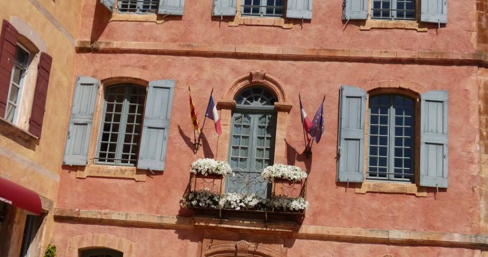 Mairie de Roussillon@OTI Provence en Luberon