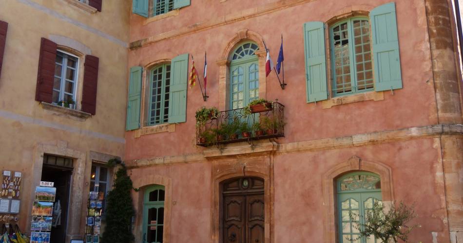Mairie de Roussillon@OTI Pays d'Apt Luberon