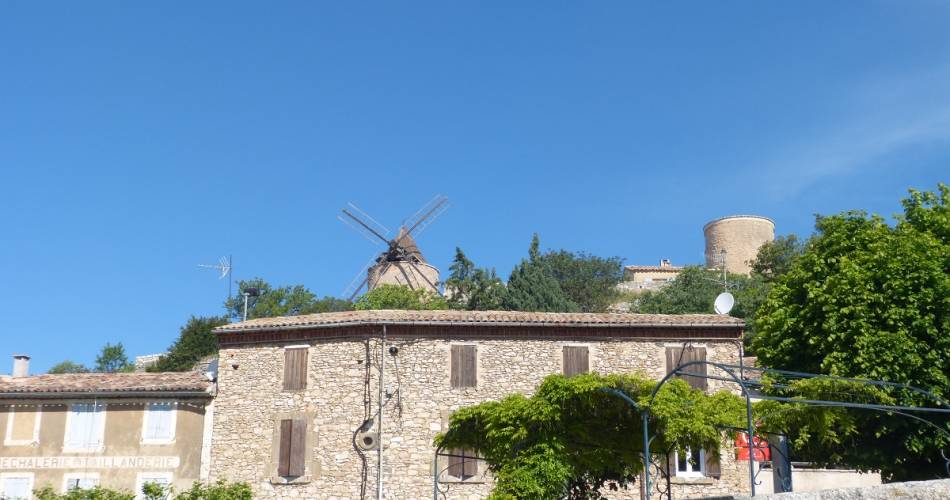 Mairie de Saint Saturnin lès Apt@OTI Provence en Luberon