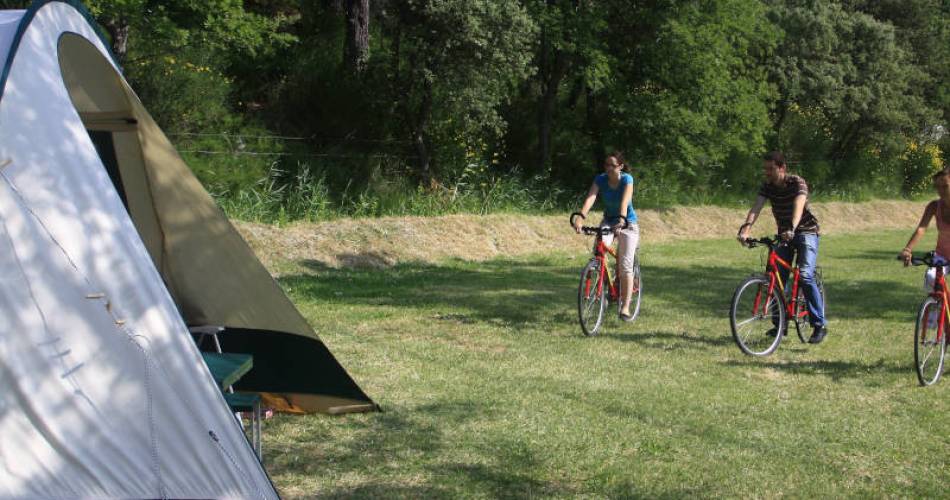Aire de service - Camping Car Park@Hocquel Alain